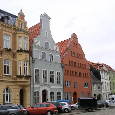Altstadt-ferienhaus Mit Wlan Und Parkplatz בית נופש Wißmar